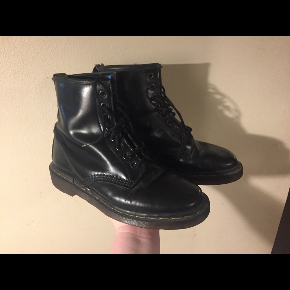 DR. MARTENS AIR WAIR Combat Boots